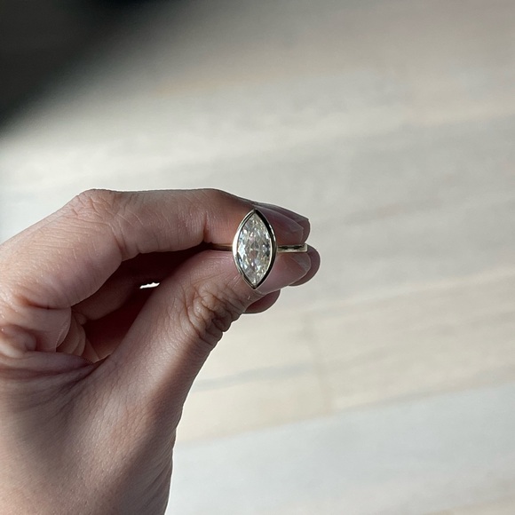 Gold Bezel Marquise Ring - Picture 3 of 4